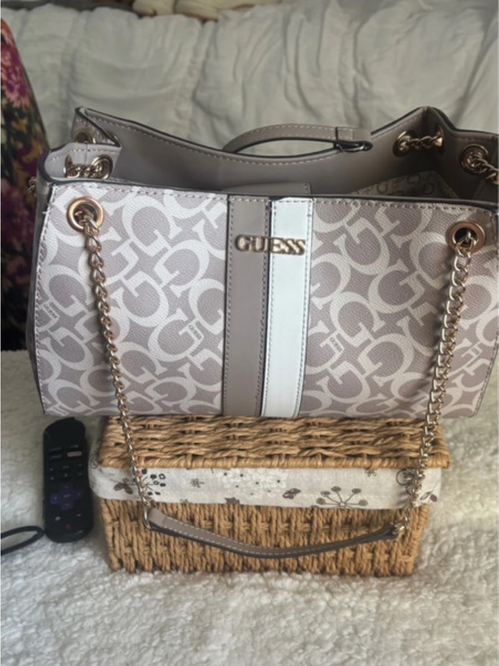 GUESS Taupe and White Signature Chain-Handle Shoulder Bag